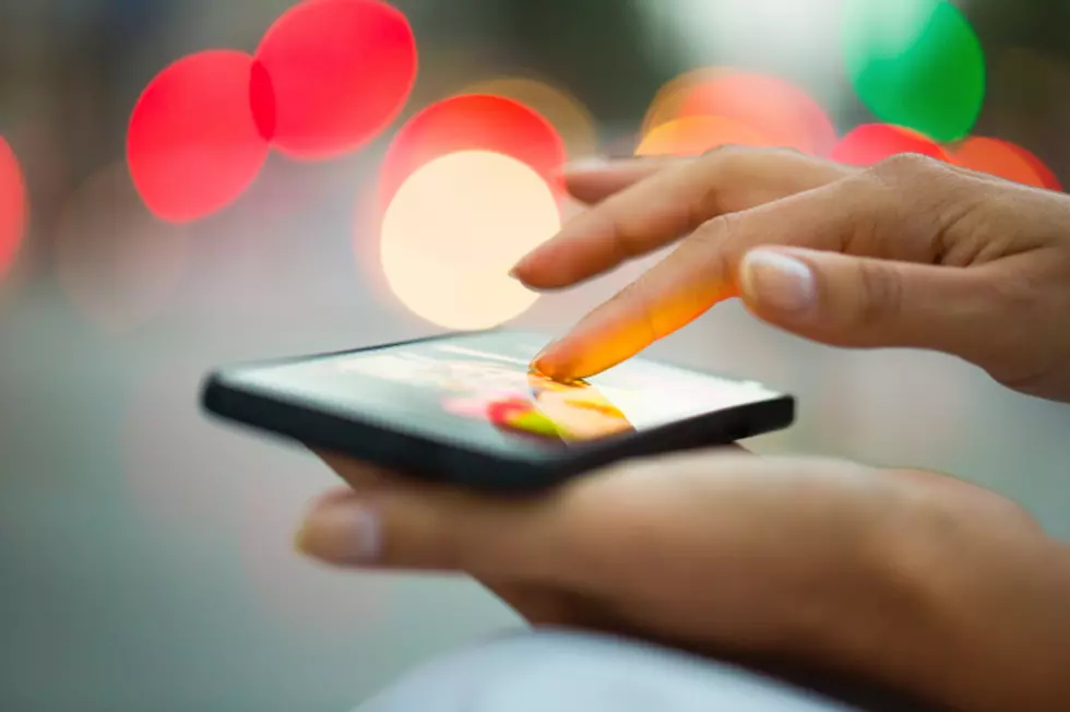 Cell Phones Are Spreading The Flu so Here’s How to Disinfect Your’s